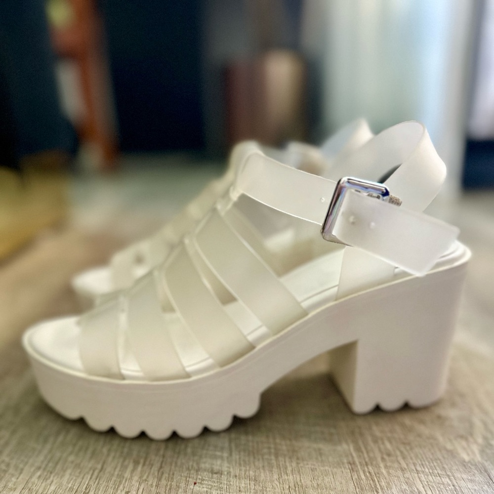 BP. Mazie White Clear 3.5 inch heeled sandals
Modern does 90’s